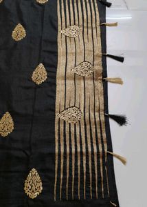 Elegant Black &amp; Gold Saree