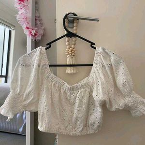Cute White Beachy Off Shoulder Crop Top