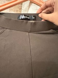 New Olive Green Cropped Leggings, Waist- 32