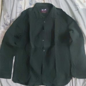 Full Hands Green Shirt