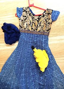Blue floral design kurta with salvar chunni