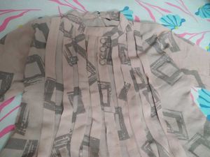 Patterned Pleated Tunic Top