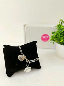 Chic Accessories &amp; Essentials Gift Hamper