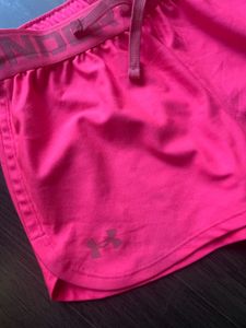 UNDER ARMOUR GYM SHORTS