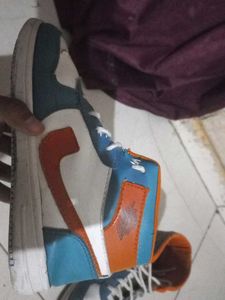 Nike Sneakers - Distressed Condition