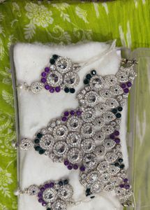 Gorgeous Jeweled Jewelry Set