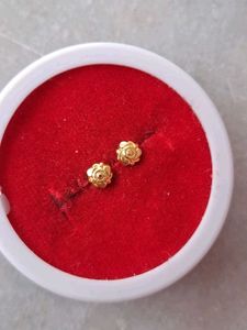 Beautiful New Flower Desine Studs