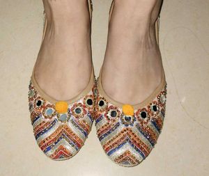 Embroidered Ethnic Jutti Flats