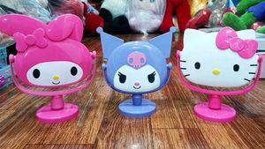 Sanrio Mirror With Plushies