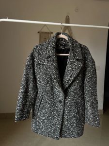 H&amp;M WOMEN OVERSIZED BLACK n WHITE BOUCLE COAT