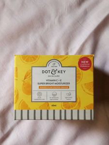 DOT AND KEY Vitamin C+E Super Bright Moisturizer