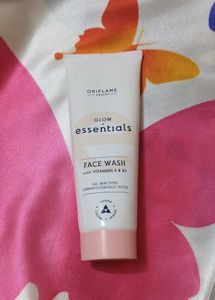 Oriflame Glow Essentials Face Wash