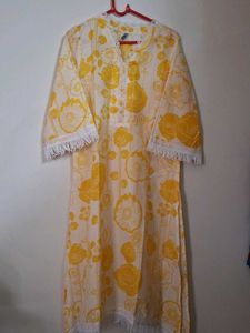 Beautiful Kurta Set In Floral Pattern