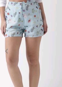 Woman Blue Printed Shorts