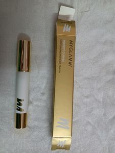 myglamm Perfect Curves Moisturising MATTE Lip Crayon