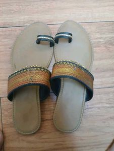 Combo Of Flats And Heals Like New .