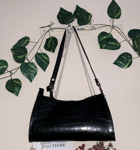 Black Hangbag