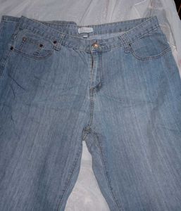 STRAIGHT FIT JEANS 👖