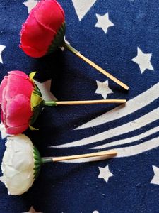 Beautiful hair bun gajra 3 rose🌹 and 1 sunflower