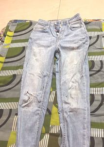Forever 21 Ripped Jean