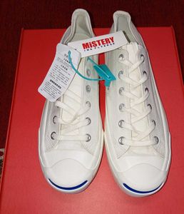 mistery White low top unisex Sneakers