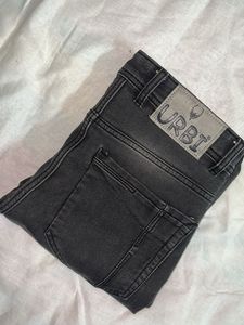 BLACK JEANS