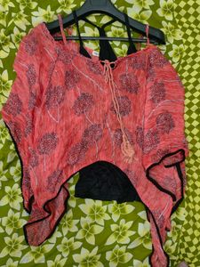 CROP DEEP NECK TOP WITH BLACK INNER