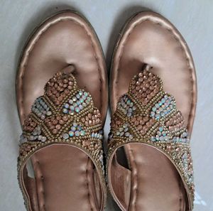 Cindy Jeweled Thong Sandals✨️💛