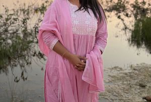 Elegant Pink Embroidered Kurta Set
