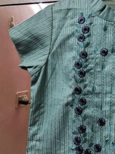 Beautiful High Neck Kurti With Dupatta