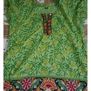 Combo Of Short Kurti And Wide Leg Jeans 😌