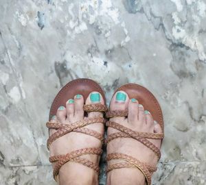 LEATHER SANDALS FOR WOMEN