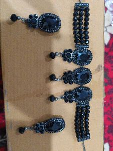 Elegant Black Jewelry Set
