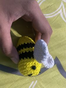 Crochet Bee Amigurumi With Detachable Keychain