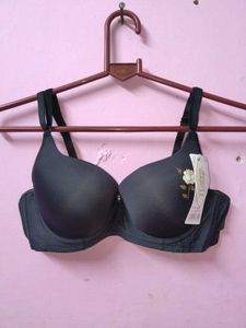 New with tag Elegant Black Bra  Floral Detail