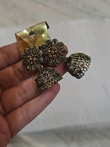 Set Of 4 Golden Earrings Without Back Stopper