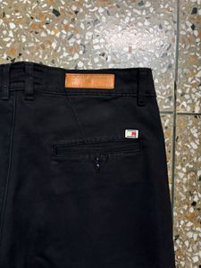Black Tommy Hilfiger Jeans