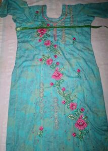 Floral Embroidered Kurta