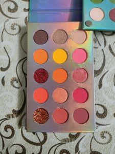 4-in-1 Eye Shadow Pallete