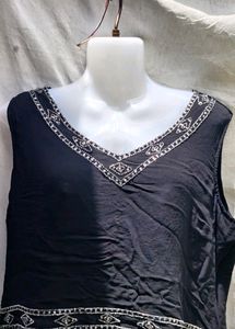 SEXY&#39; BLACK Embellished TOP