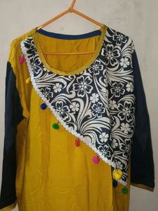 Kurta Set Women With White And Black Print