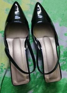 Black Pointed Heel Price Drop💸✨️
