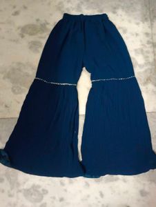 Shara With Three Piece Set