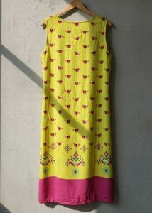 Abstract Print Kurta And Pink Leggings Set