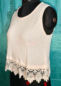 🎁Buy 2 Get 1 Free🎁Size S/M Lace white crop top