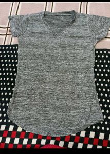 Round &amp; V-Neck Top Bundle