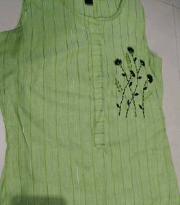 Slim Green Kurti