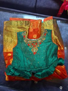 Girls&#39; Traditional Indian Dress