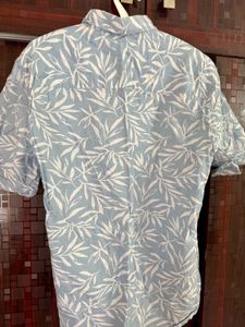 Blue vacation tropical casual shirt