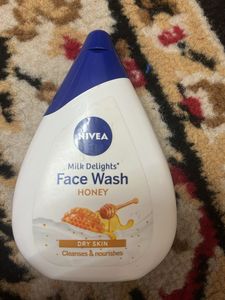 Nivea Milk Delights Honey Face Wash